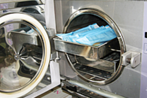 オートクレーブ滅菌器